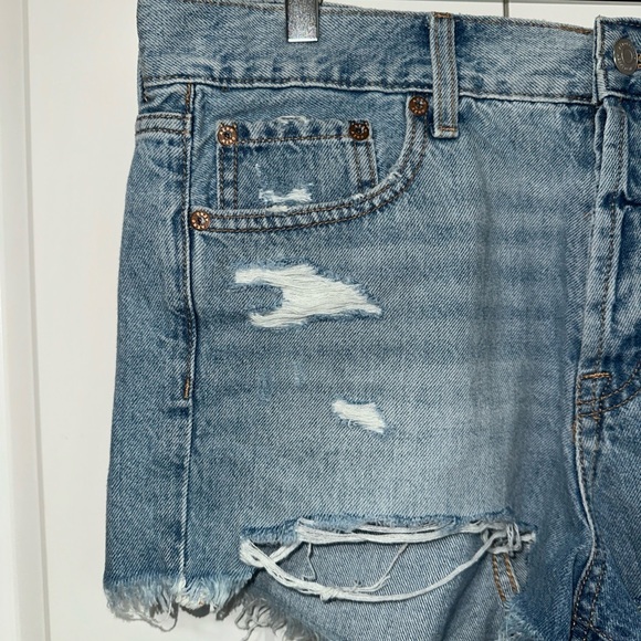 Aeropostale Boyfriend Short 2.5 Premium Air Denim Size 8 NWT - Picture 2 of 4